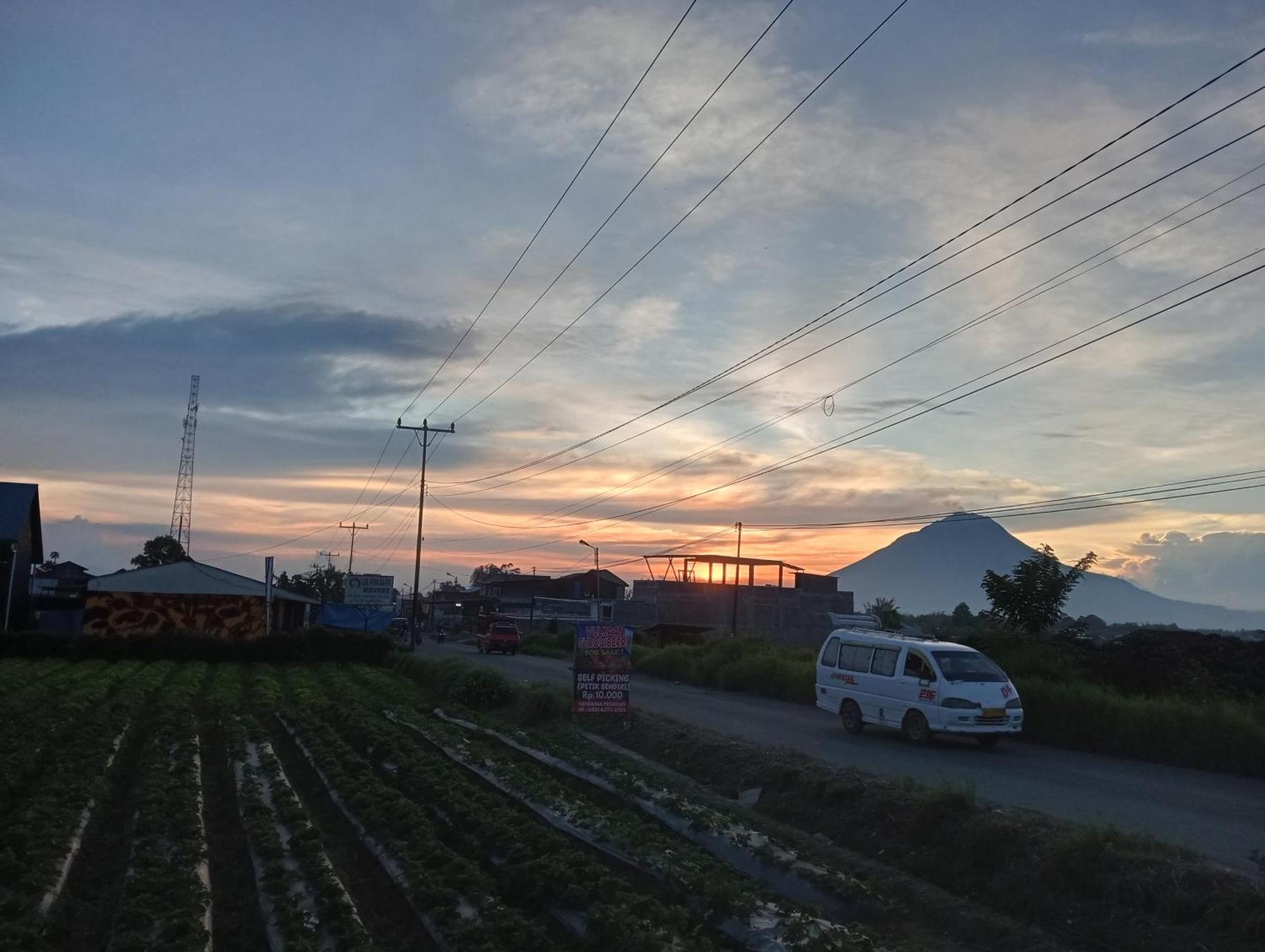 Vulkaan Homestay Berastagi Luaran gambar