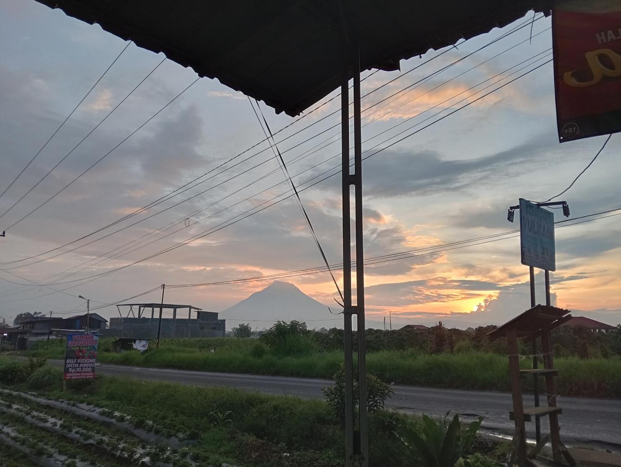 Vulkaan Homestay Berastagi Luaran gambar